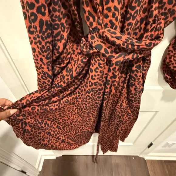 Ava & Viv Burnt Orange Leopard Long Sleeve Dress - Picture 4 of 6